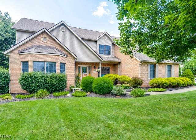 Property at 630 White Tail Ridge Dr, Fairlawn, OH 44333, 5 beds, 4.5 baths