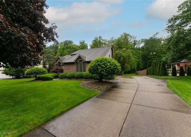 Property at 56 Red Grouse Ct, Boardman, OH 44511, 3 beds, 2.5 baths