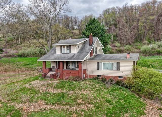 Property at 6456 Dover Zoar Rd NE, Dover, OH 44622, 4 beds, 2 baths