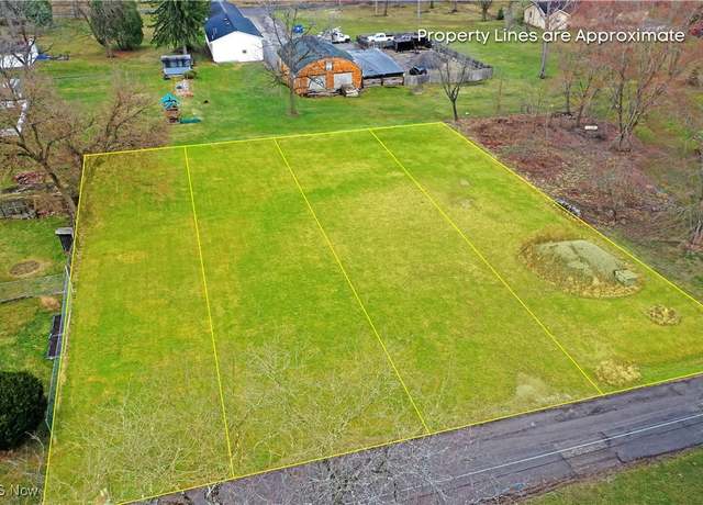 Property at 2035 Woodward Ave, Youngstown, OH 44514