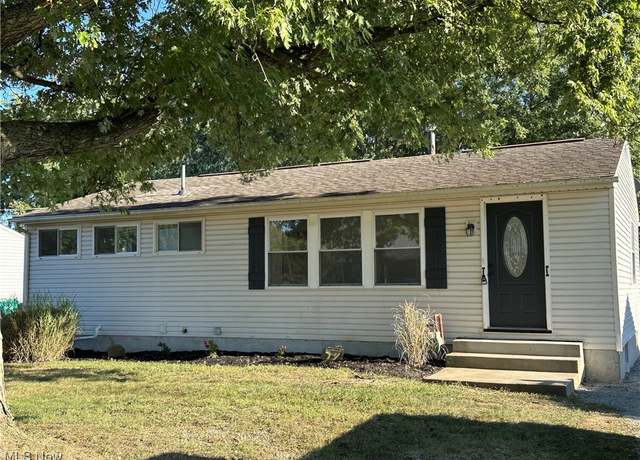 Property at 3231 Hilton St NW, Massillon, OH 44646, 3 beds, 2 baths