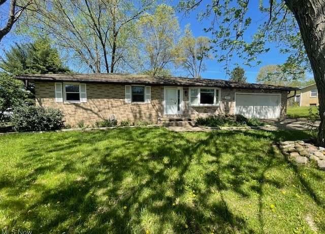 Property at 4611 Suzette Ave NW, Massillon, OH 44647, 3 beds, 2.5 baths