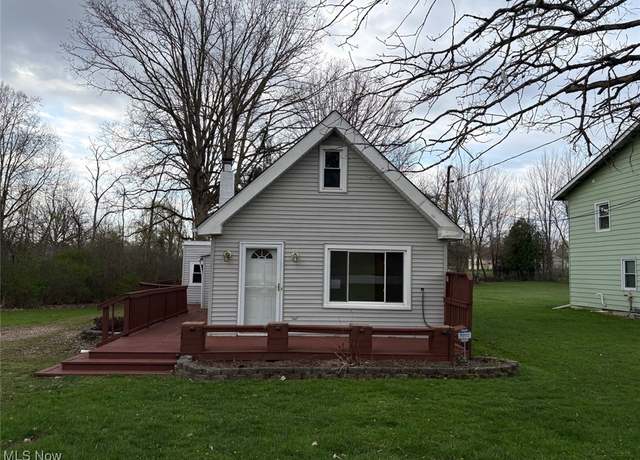Property at 1081 Lake Ave, Aurora, OH 44202, 2 beds, 1 bath