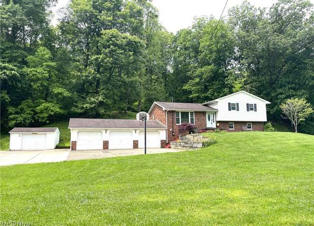 Property at 1355 Congress Rd, Belpre, OH 45714, 3 beds, 3 baths