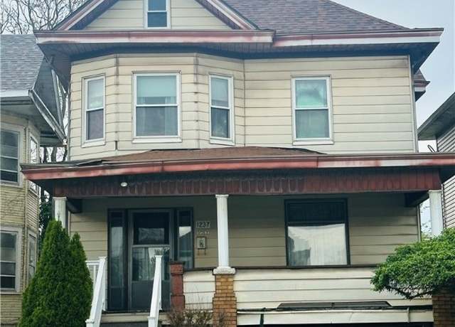 Property at 1237 Maryland Ave, Steubenville, OH 43952, 3 beds, 1 bath