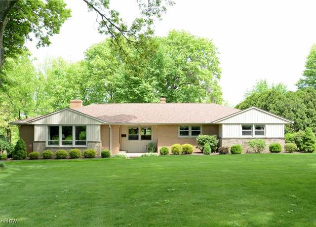 Property at 2724 Spitler Rd, Poland, OH 44514, 3 beds, 2.5 baths