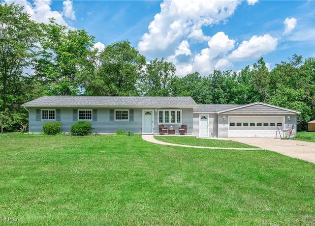Property at 794 Robinhood Dr, Aurora, OH 44202, 4 beds, 2 baths