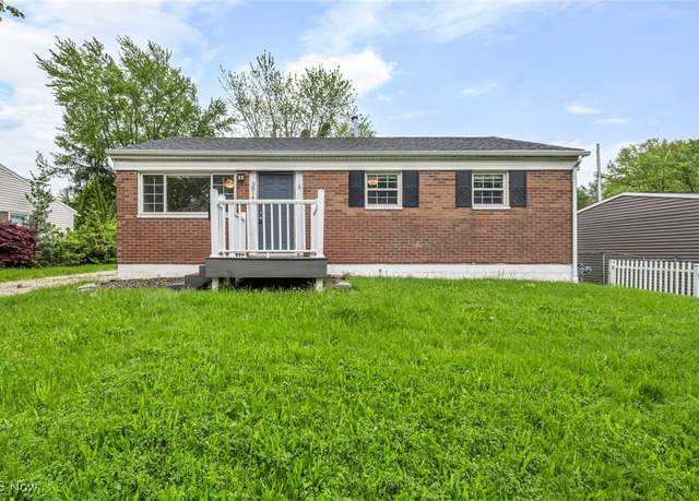 Property at 3814 Royal Ave NE, Canton, OH 44705, 3 beds, 1.5 baths