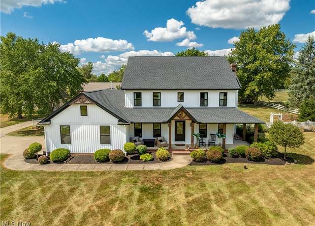 Property at 11121 Geib Ave NE, Hartville, OH 44632, 4 beds, 3.5 baths