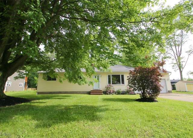 Property at 7958 Bellflower Rd, Mentor, OH 44060, 3 beds, 2 baths