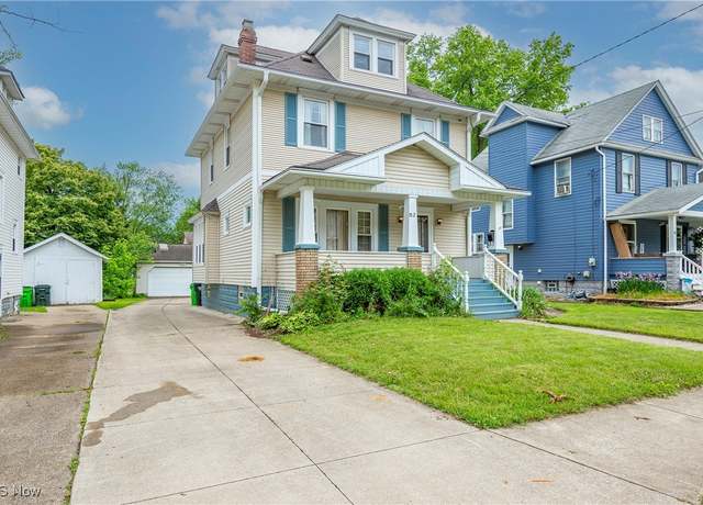 Property at 52 20th St SW, Barberton, OH 44203, 3 beds, 1.5 baths