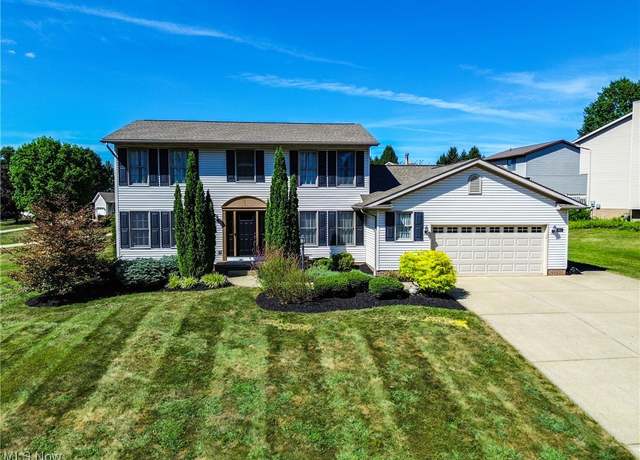 Property at 5613 Stoney Ridge Rd NW, Canton, OH 44718, 4 beds, 3.5 baths