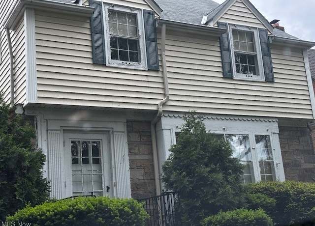 Property at 3175 W 165th St, Cleveland, OH 44111, 3 beds, 1.5 baths