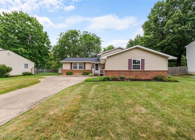 Property at 720 Deepwood Dr, Medina, OH 44256, 3 beds, 2 baths