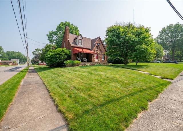 Property at 204 Berkshire Ave, Youngstown, OH 44512, 4 beds, 1.5 baths