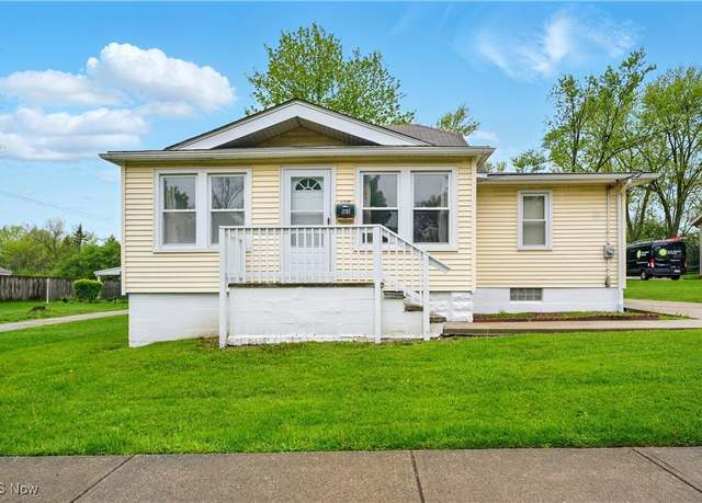 Property at 165 Talbot Dr, Bedford, OH 44146, 3 beds, 1 bath