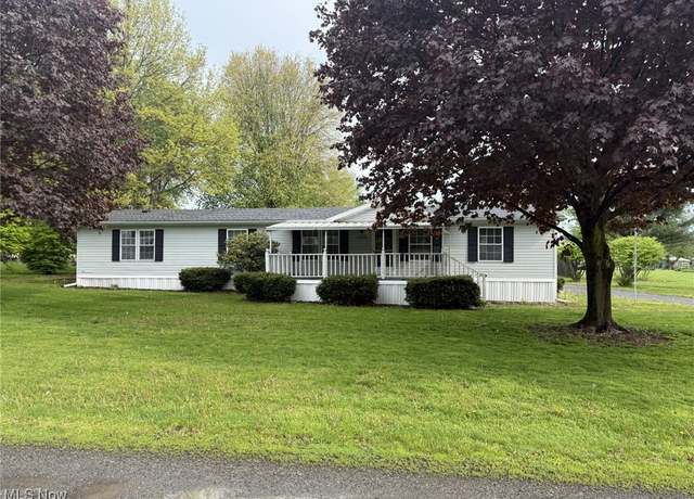 Property at 5325 Angela Dr NW, Beach City, OH 44608, 3 beds, 2.5 baths
