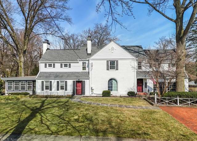 Property at 695 Mentor Rd, Akron, OH 44303, 5 beds, 4.5 baths
