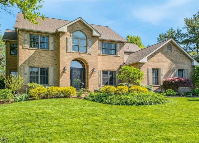 Property at 1189 Ashwood Rd, Akron, OH 44312, 5 beds, 4.5 baths