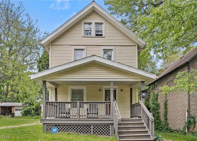 Property at 895 Johnston St, Akron, OH 44306, 3 beds, 1 bath