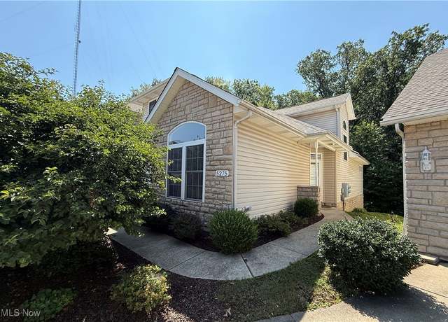 Property at 5275 Rolling Meadow Dr, Parma, OH 44134, 3 beds, 3 baths