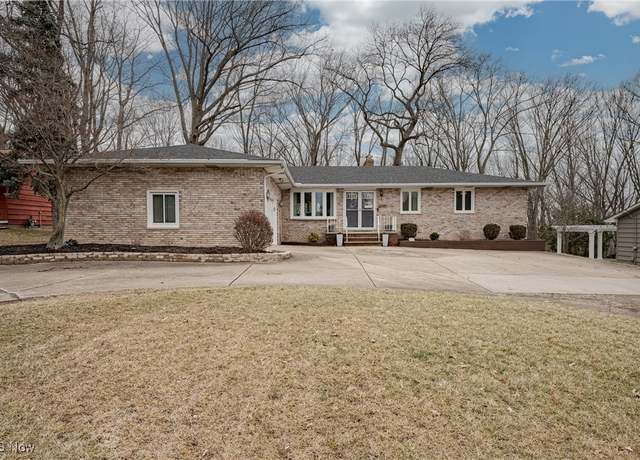 Property at 3581 Alla Dr, Seven Hills, OH 44131, 3 beds, 2 baths