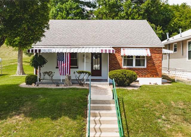 Property at 1713 26th St, Parkersburg, WV 26101, 4 beds, 1 bath