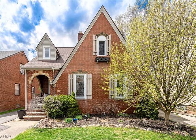 Property at 4052 W 161st St, Cleveland, OH 44135, 4 beds, 2 baths