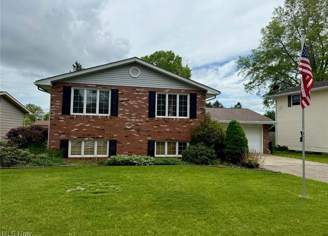 Property at 644 Orchard Ave NW, New Philadelphia, OH 44663, 5 beds, 2.5 baths