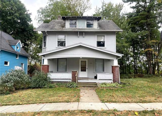 Property at 1208 Highland Rd NE, Canton, OH 44704, 3 beds, 1 bath