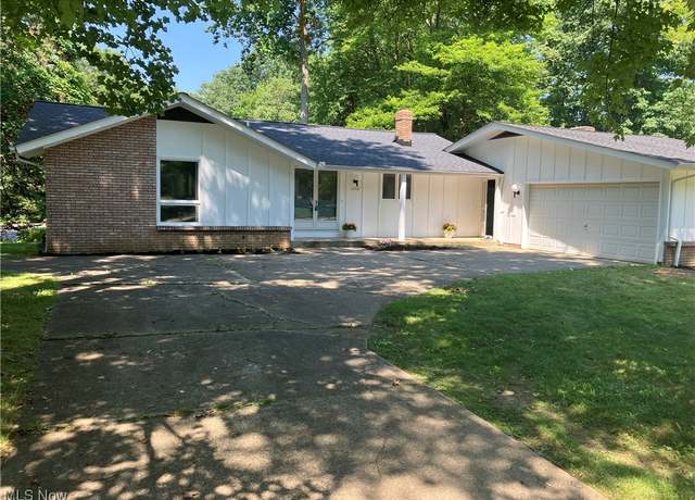 Property at 1152 Berwick Ln, South Euclid, OH 44121, 3 beds, 2 baths