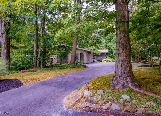 Property at 8785 Eagle Rd, Kirtland, OH 44094, 4 beds, 3 baths