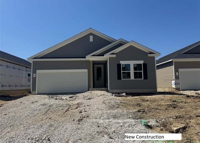 Property at 575 Wyleswood Dr, Berea, OH 44017, 4 beds, 3 baths