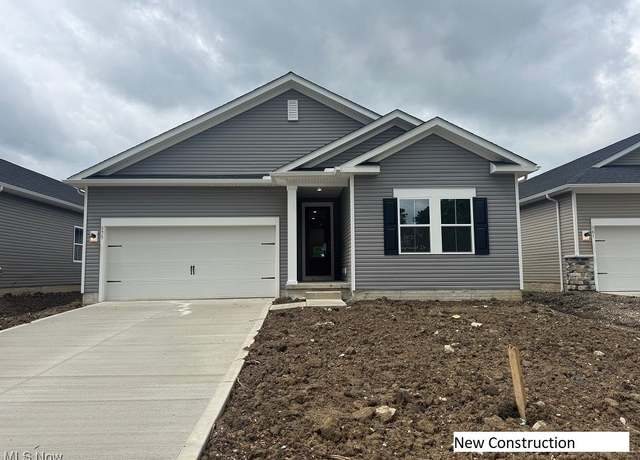 Property at 575 Wyleswood Dr, Berea, OH 44017, 4 beds, 3 baths