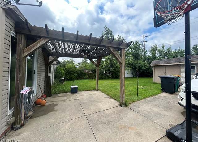 Property at 15616 Greendale Rd, Maple Heights, OH 44137, 3 beds, 2 baths
