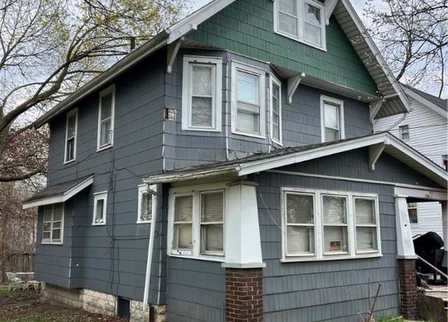 Property at 156 Colony Cres, Akron, OH 44305, 5 beds, 2 baths