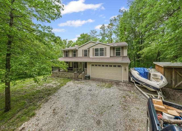 Property at 13109 Edison St NE, Alliance, OH 44601, 4 beds, 2.5 baths