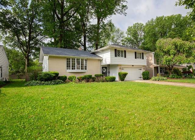 Property at 433 University Ave, Elyria, OH 44035, 4 beds, 2.5 baths