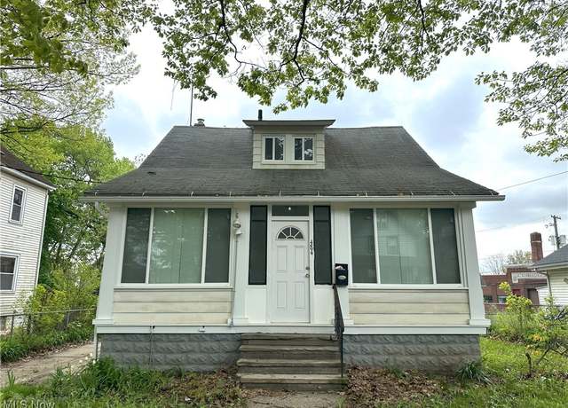 Property at 484 Hammel St, Akron, OH 44306, 3 beds, 1 bath