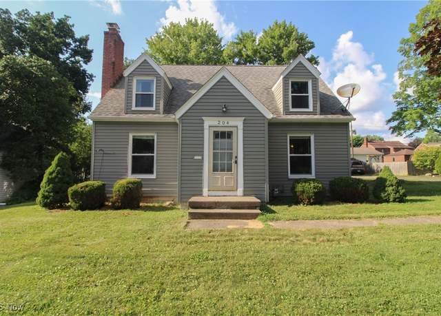 Property at 204 S Cadillac Dr, Youngstown, OH 44512, 3 beds, 1.5 baths