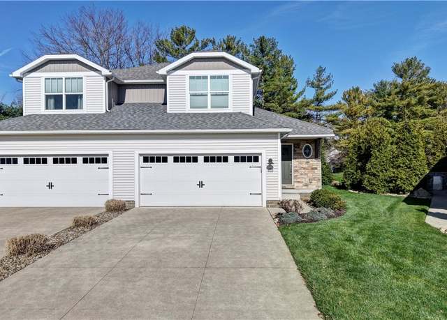 Property at 1369 Cascade Cir W, Canton, OH 44708, 3 beds, 2.5 baths