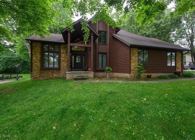 Property at 3950 Glenoak Dr NE, Louisville, OH 44641, 3 beds, 1.5 baths