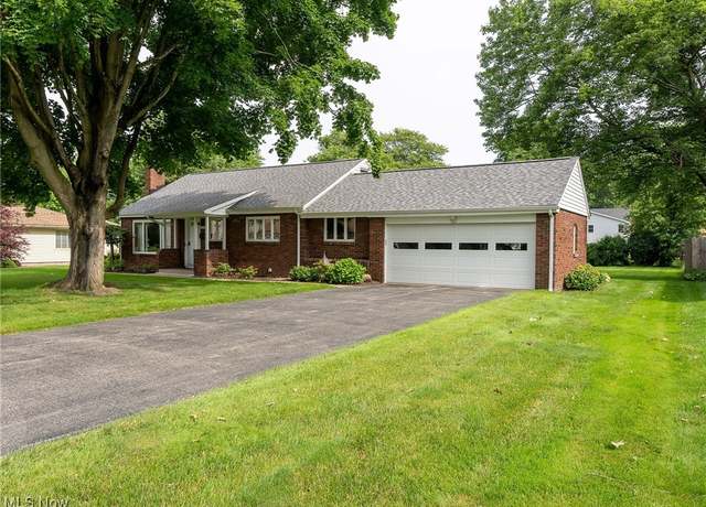 Property at 221 Nesbitt St, Poland, OH 44514, 3 beds, 1 bath