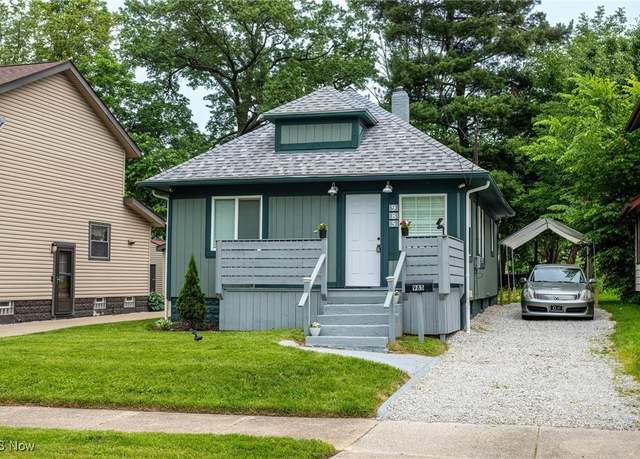 Property at 985 Peerless Ave, Akron, OH 44320, 2 beds, 1 bath