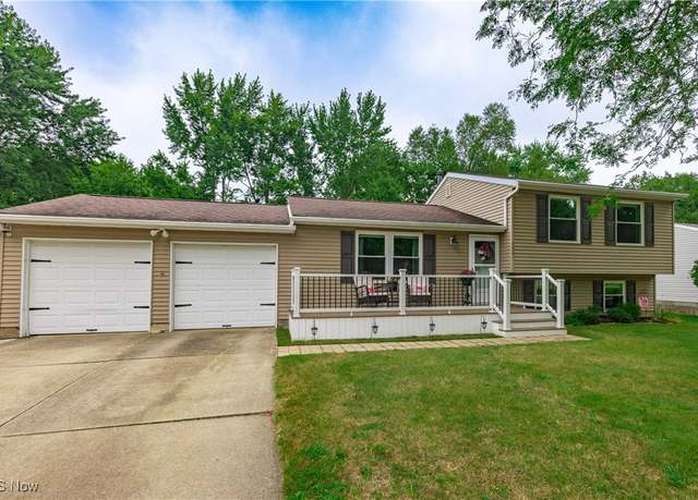Property at 4301 Elmhurst Dr, Stow, OH 44224, 3 beds, 2 baths