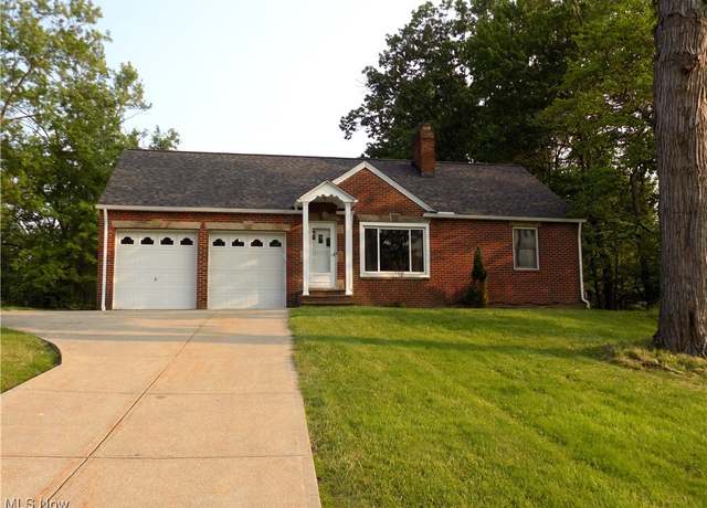 Property at 1032 Chestnut Rd, Seven Hills, OH 44131, 2 beds, 2 baths