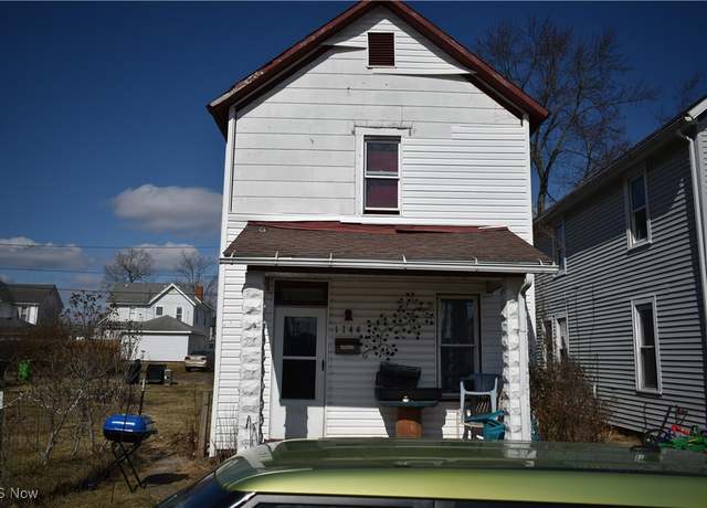 Property at 1144 Adams St, Coshocton, OH 43812, 3 beds, 1.5 baths