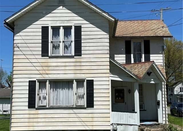 Property at 375 Pearl St, Leetonia, OH 44431, 3 beds, 1 bath
