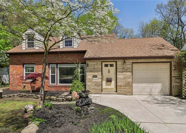 Property at 1049 Renfield Rd, Cleveland Heights, OH 44121, 3 beds, 2.5 baths