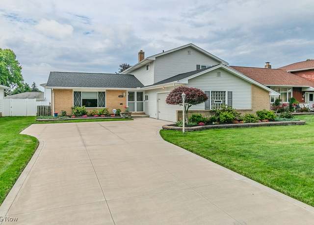 Property at 5852 Ashcroft Dr, Cleveland, OH 44124, 4 beds, 1.5 baths